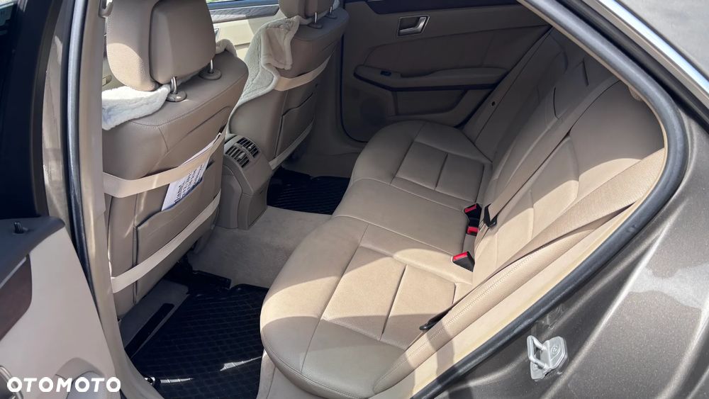 Mercedes-Benz Klasa E 200 CDI Elegance - 10