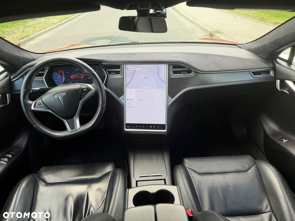 Tesla Model S - 24