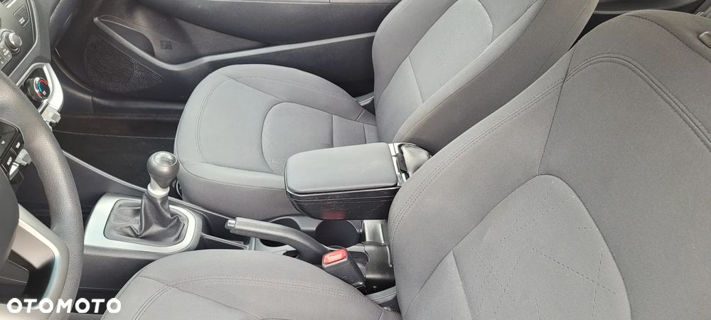 Kia Rio 1.2 Attract - 14
