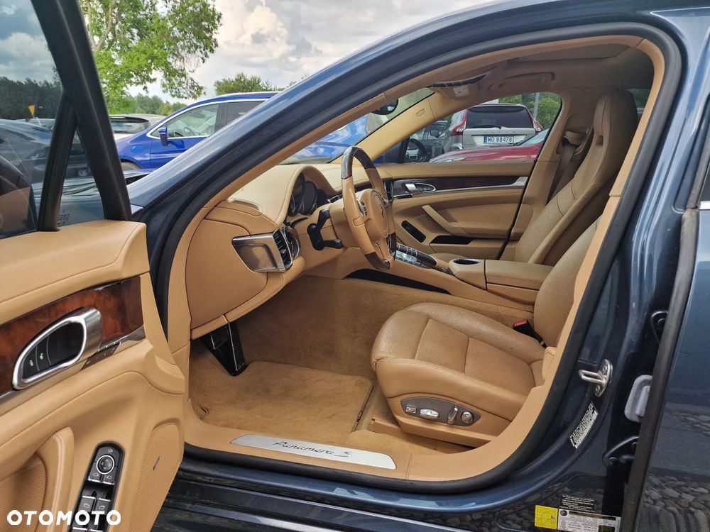 Porsche Panamera - 13
