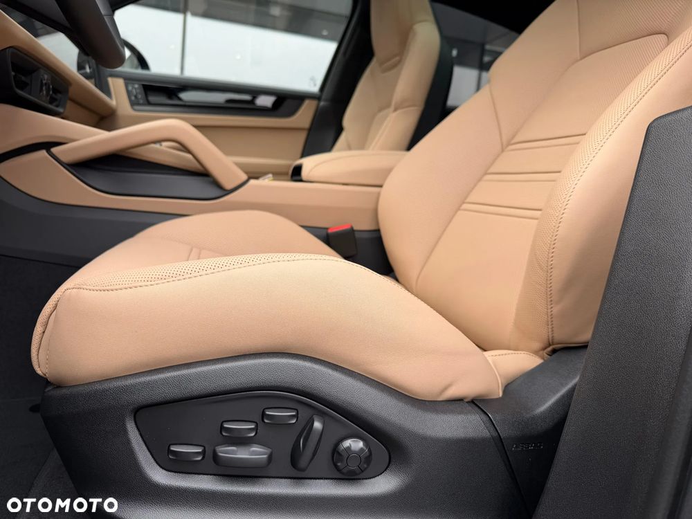 Porsche Cayenne S E-Hybrid PHEV Black Edition - 27