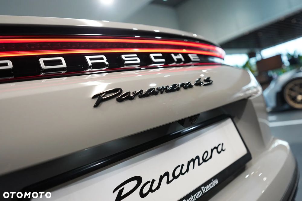 Porsche Panamera 4S E-Hybrid PHEV - 30