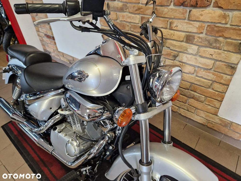 Suzuki Intruder - 28