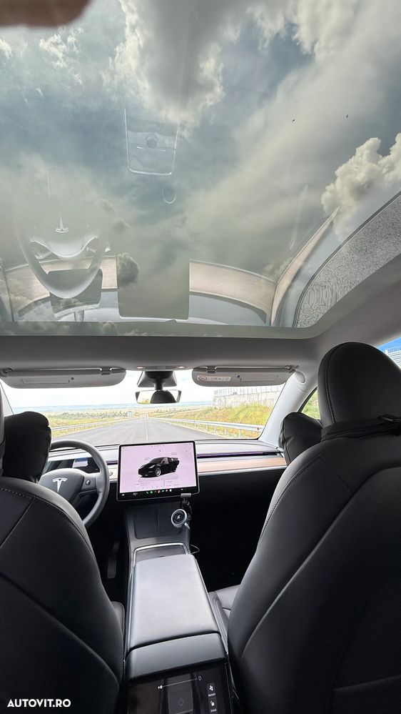 Tesla Model Y - 28