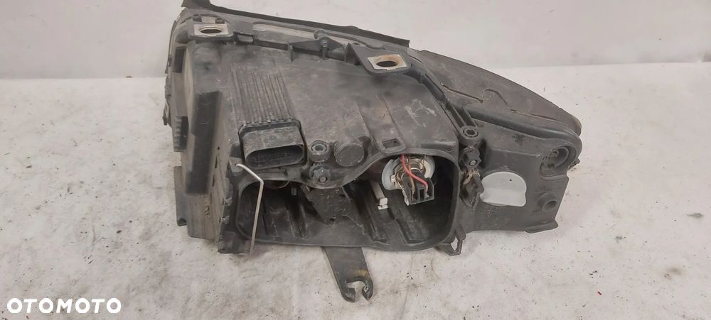 .  LAMPA PRZOD PRZEDNIA PRAWA AUDI A4 B6 CABRIO - 3