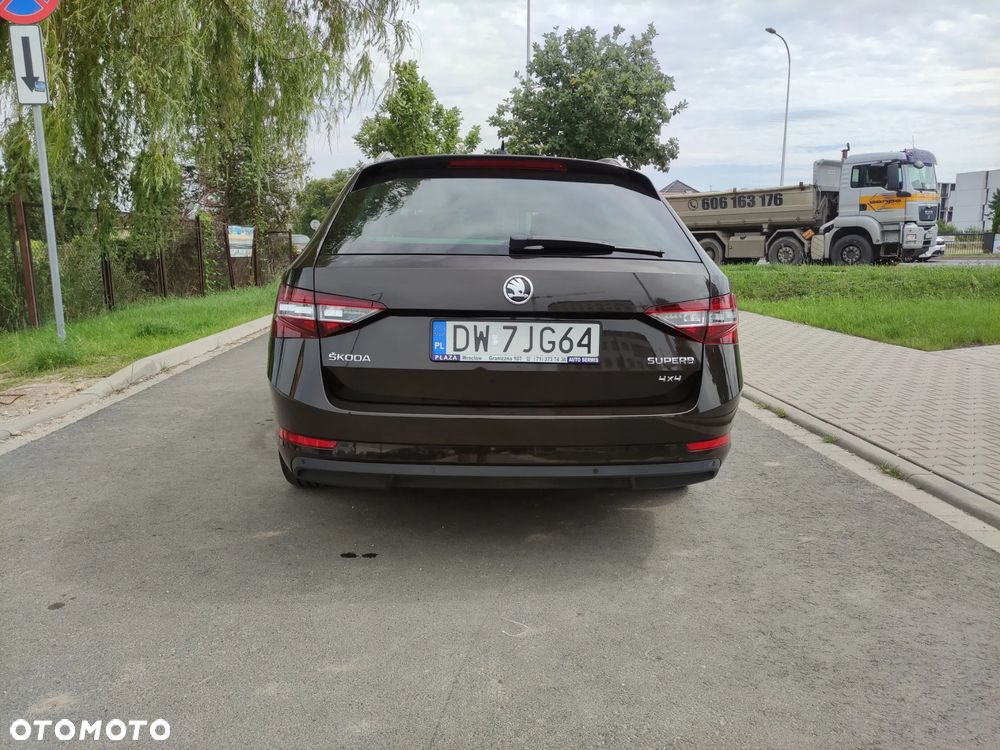 Skoda Superb 2.0 TDI L&K DSG - 5