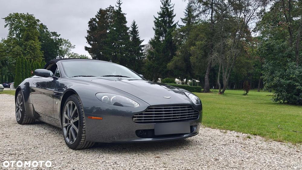Aston Martin V8 Vantage - 15