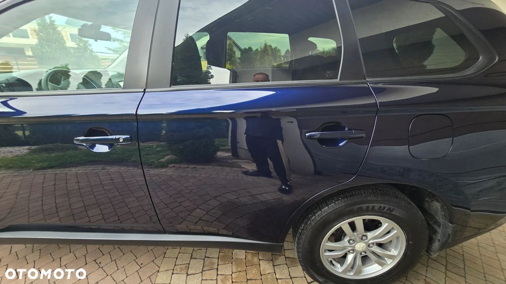 Mitsubishi Outlander - 24