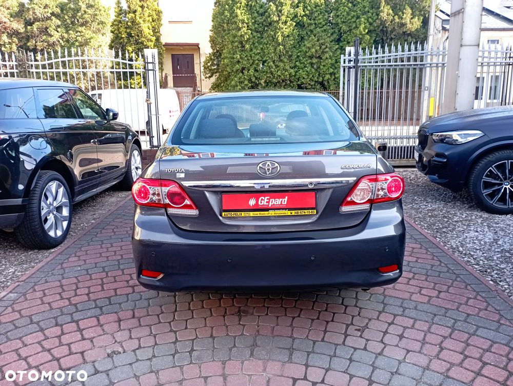 Toyota Corolla 1.6 Premium - 5
