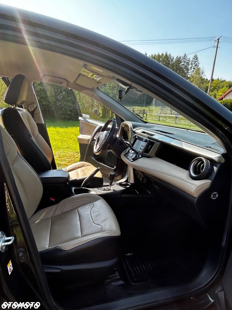 Toyota RAV4 - 6