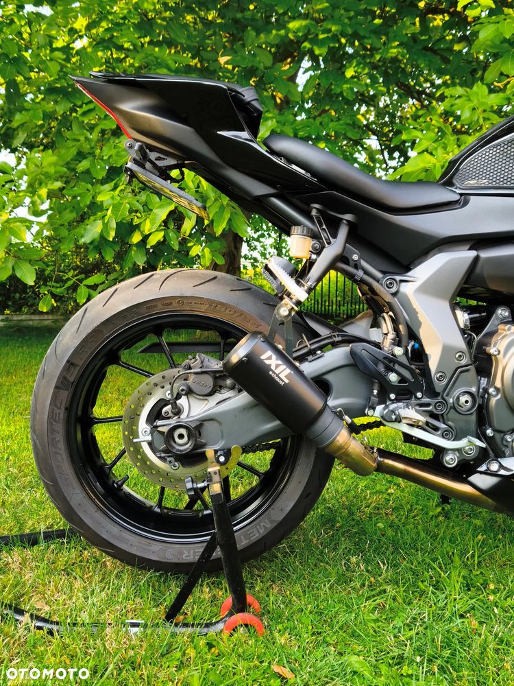 Yamaha R7 - 5