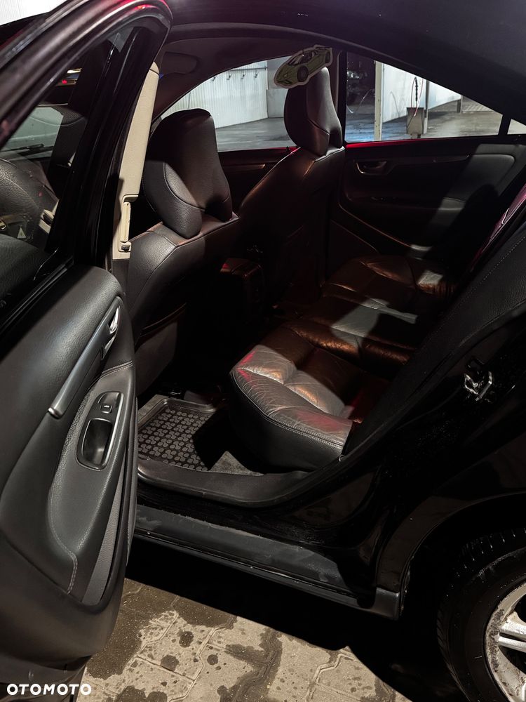 Volvo S60 2.4D Kinetic - 28