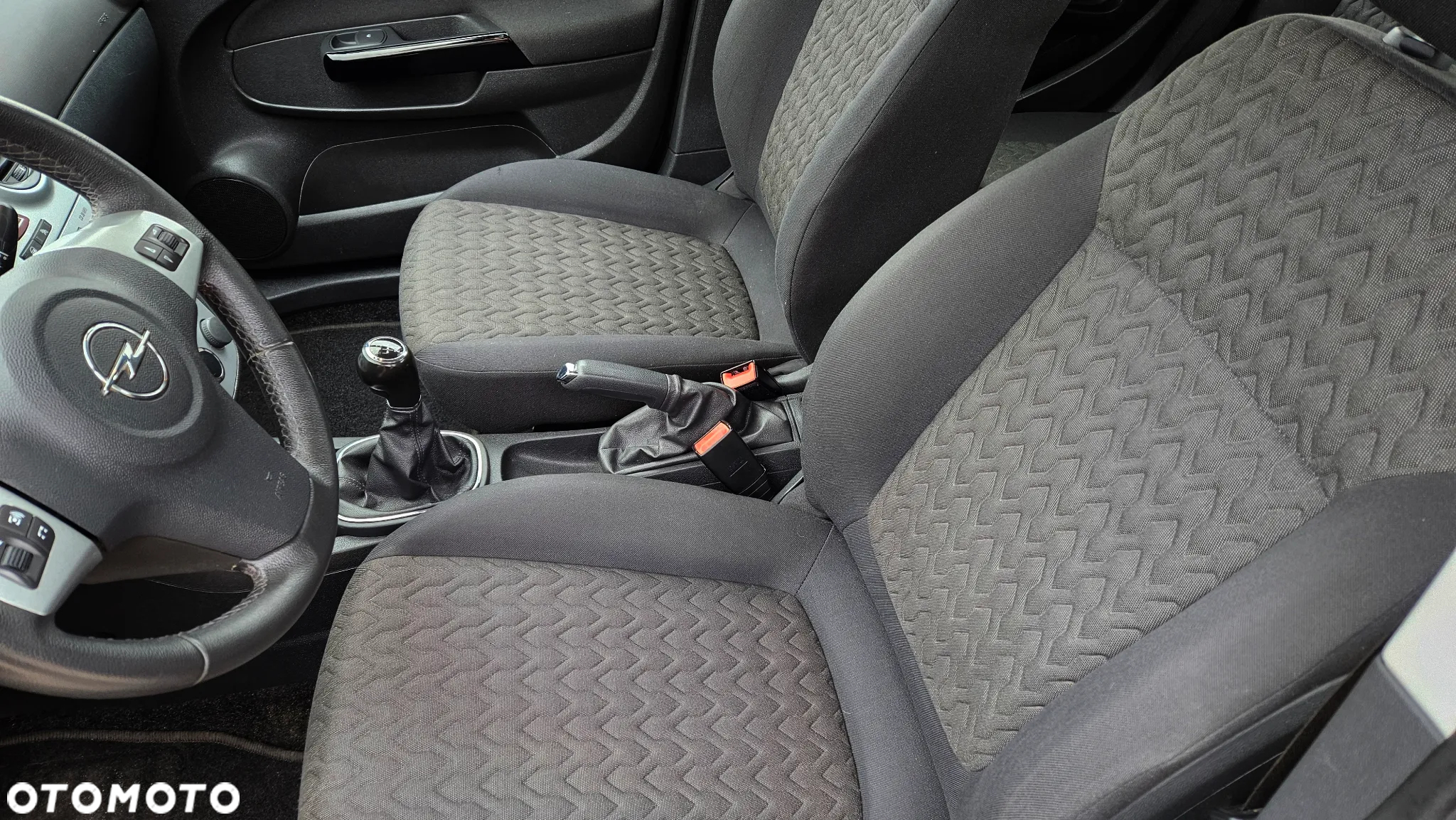 Opel Corsa 1.2 16V Cosmo - 19