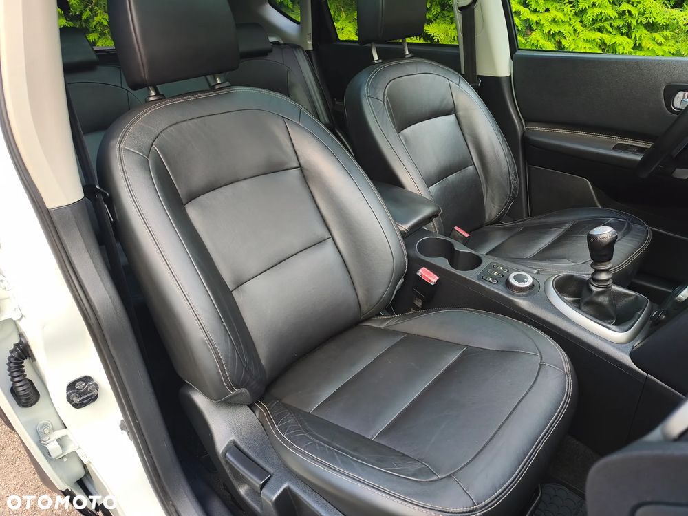 Nissan Qashqai 2.0 dCi 4 x 4 DPF tekna - 16
