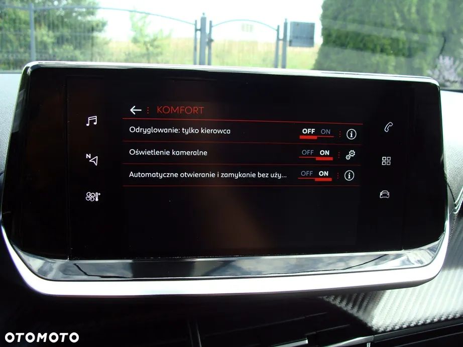Peugeot 2008 PureTech 130 EAT8 GT - 26