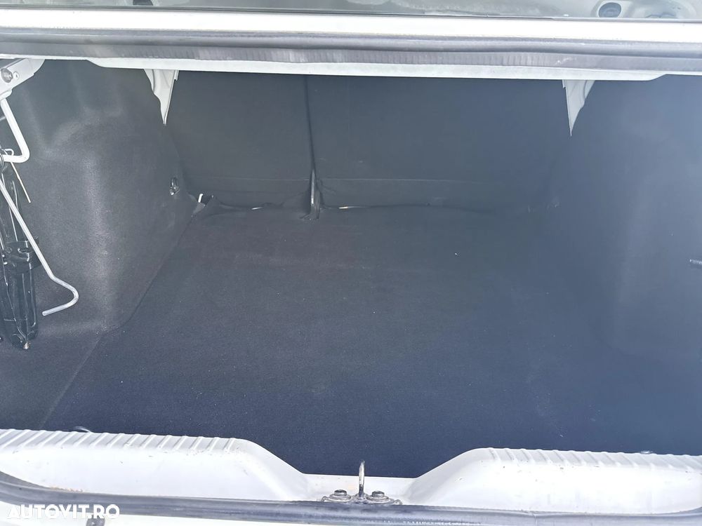 Dacia Logan TCe 90 MT6 Comfort - 21