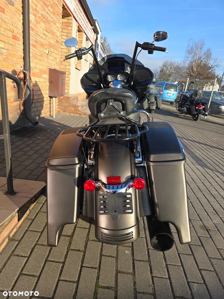 Harley-Davidson Touring Road Glide - 11