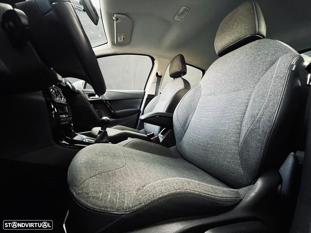 Citroën C3 1.2 PureTech Collection - 33