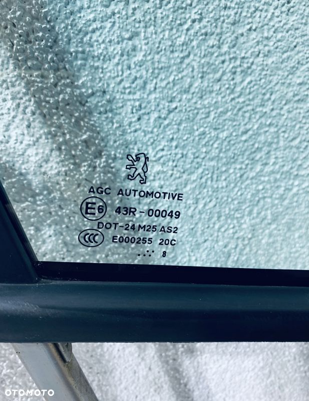 Szyba karoseryjna prawa przednia PEUGEOT 407 SED/KBI 2004-2011 OE - 2