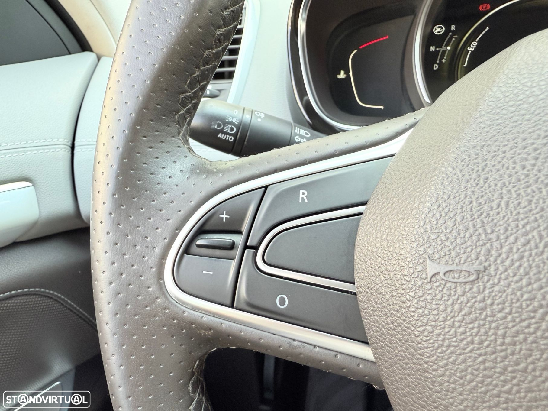 Renault Espace 1.6 dCi Initiale Paris EDC - 12