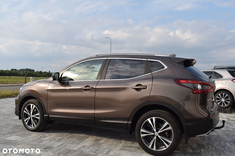 Nissan Qashqai 1.2 DIG-T Xtronic TEKNA+ - 4