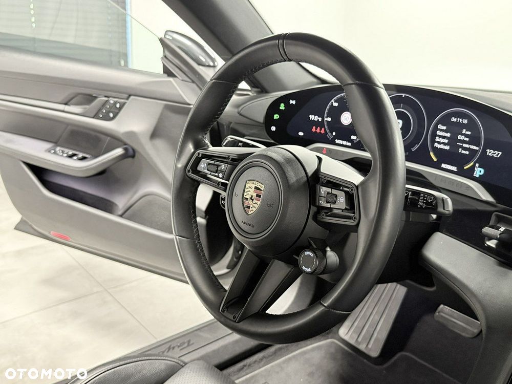 Porsche Taycan Sport Turismo Performance Plus - 23