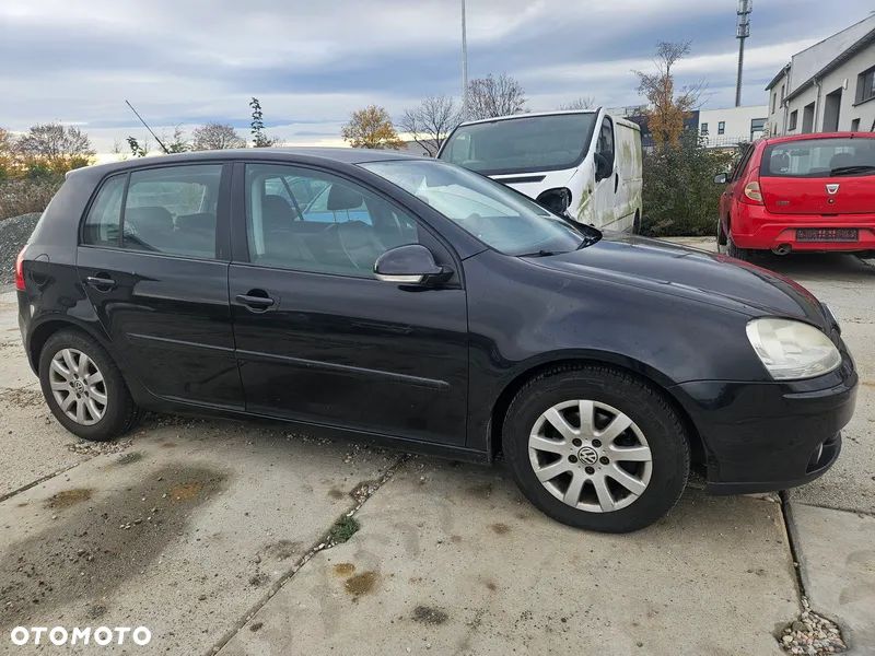 Volkswagen Golf V 1.9 TDI Comfortline - 2