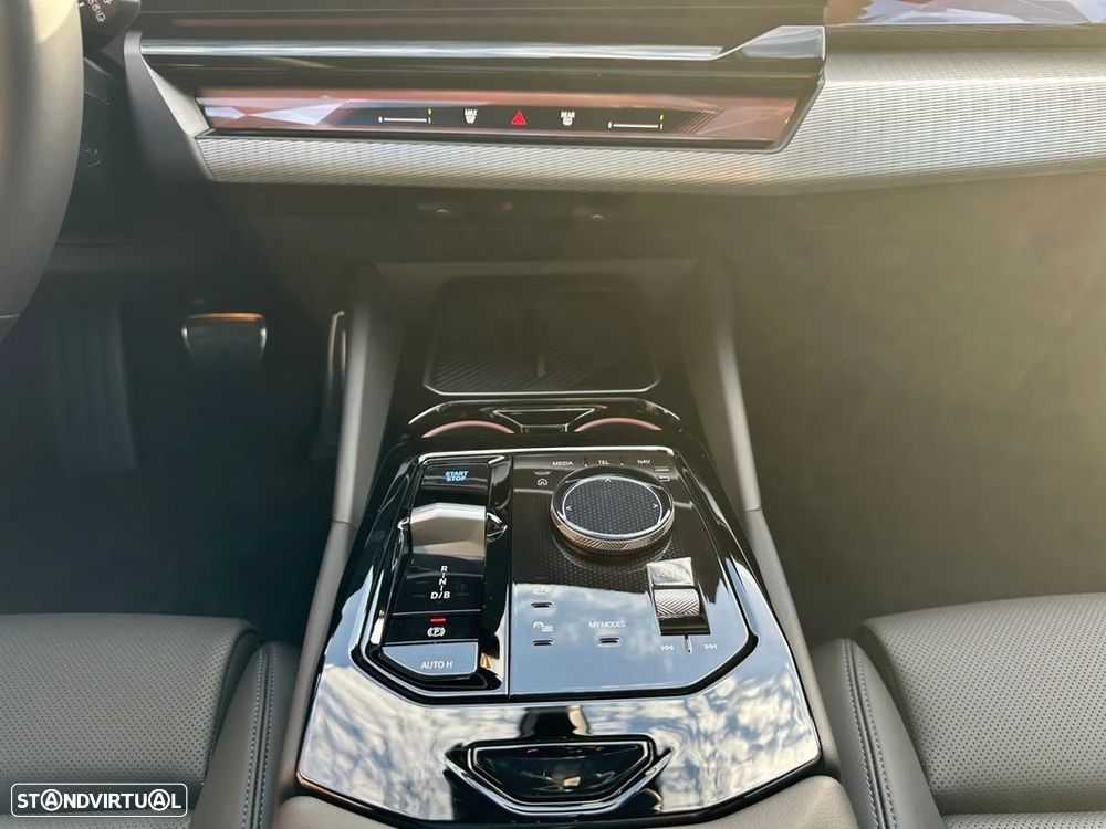 BMW i5 Touring eDrive40 - 13