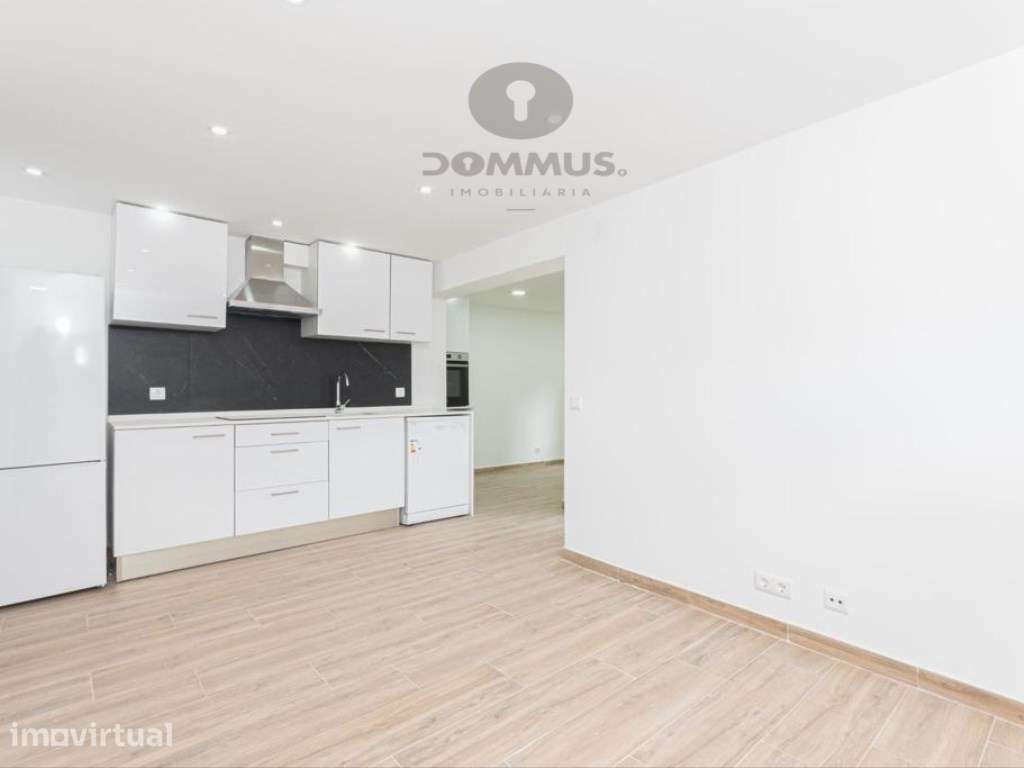 Apartamento T2 Totalmente Remodelado em Odivelas - Grande imagem: 2/28
