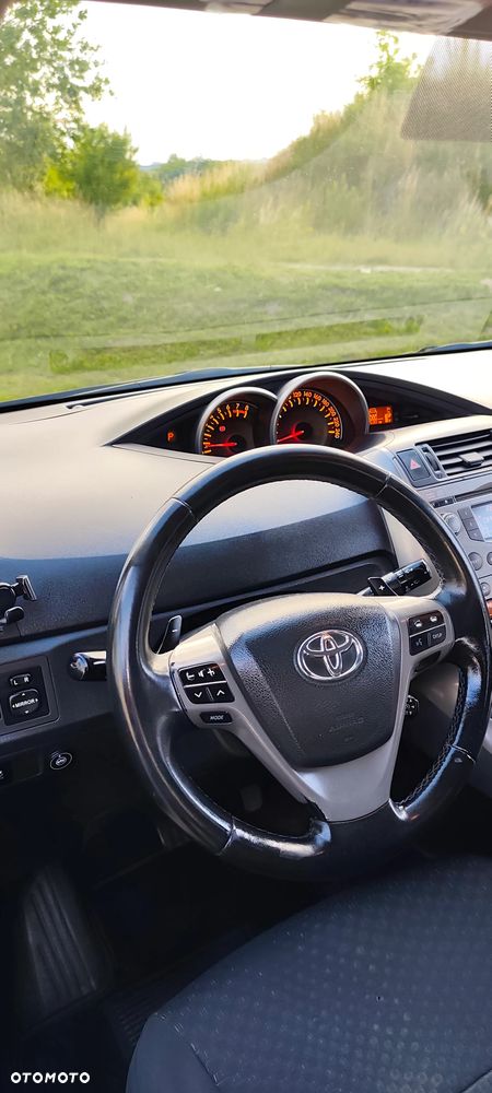 Toyota Verso 1.8 Sol 7os MS - 32