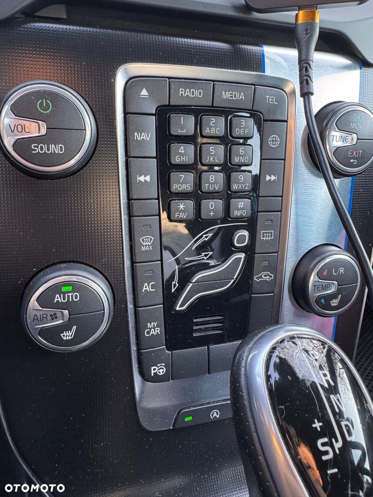 Volvo V40 D3 Geartronic Momentum - 13