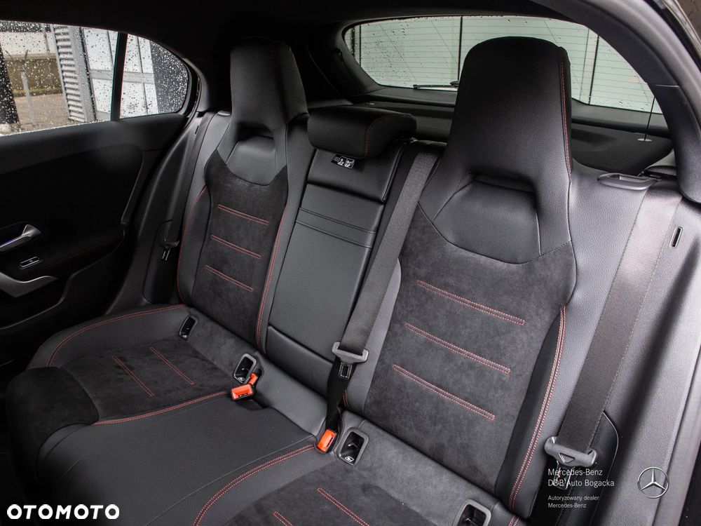 Mercedes-Benz Klasa A 220 4-Matic AMG Line 8G-DCT - 12