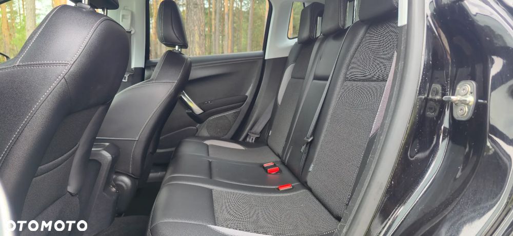 Peugeot 2008 1.6 BlueHDi Allure S&S - 11