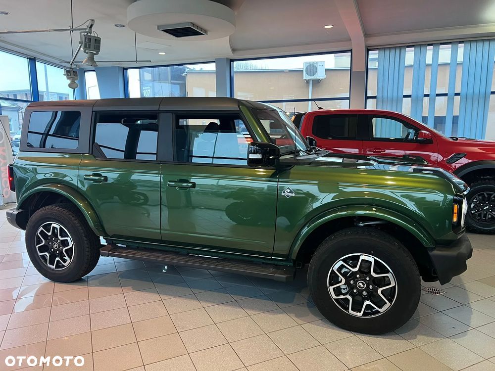 Ford Bronco - 36