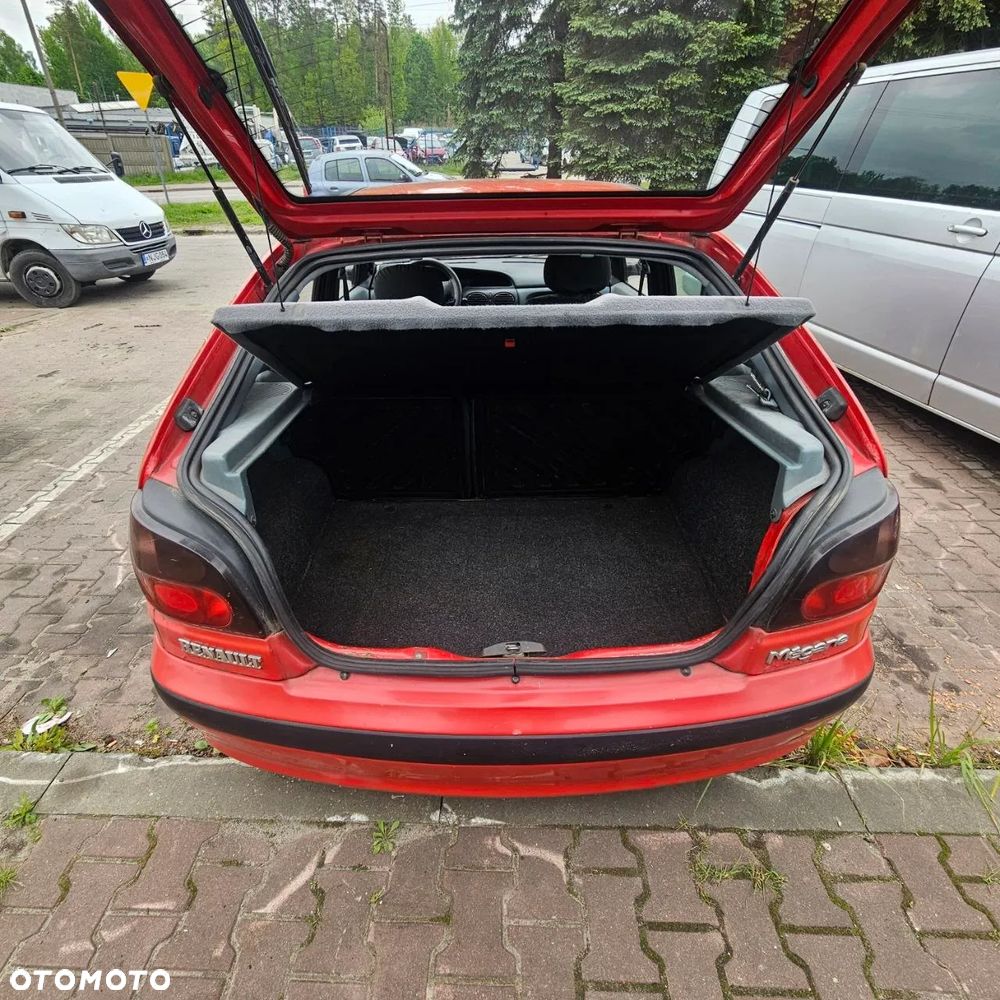 Renault Megane (1996) 1,4 B 55 kW / 75 KM (kod lak: 727 pojazd na części - 13