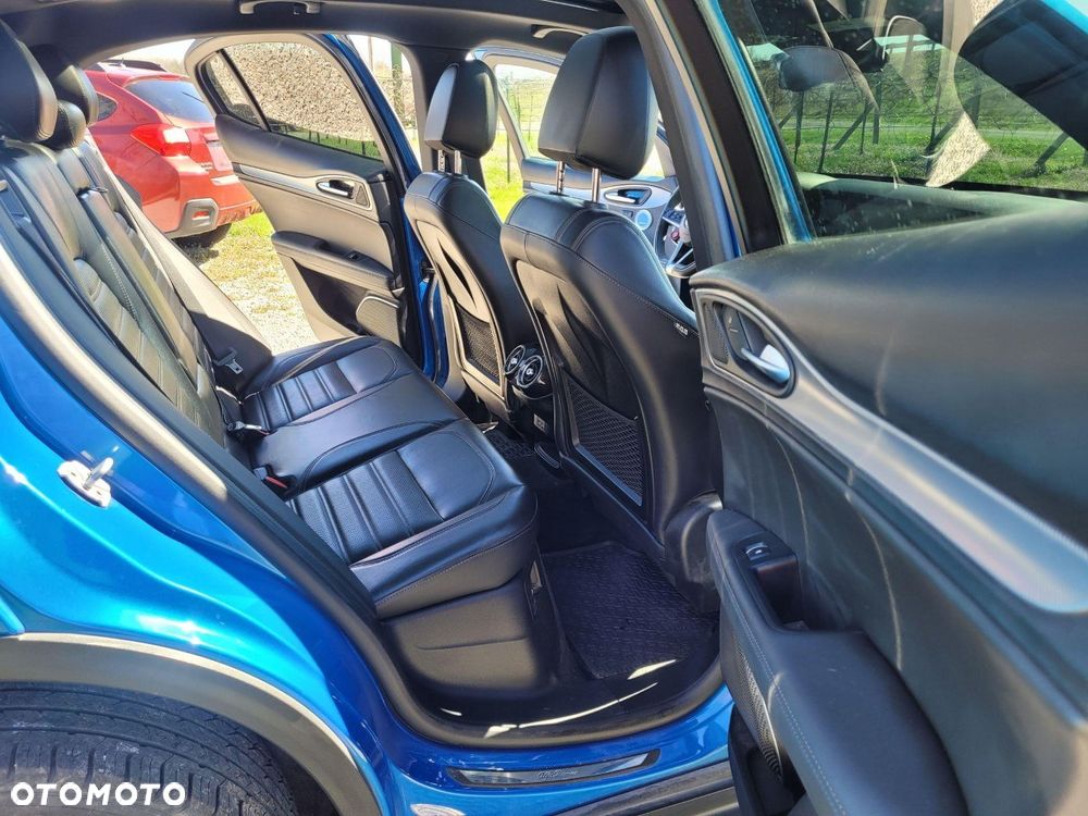 Alfa Romeo Stelvio - 23