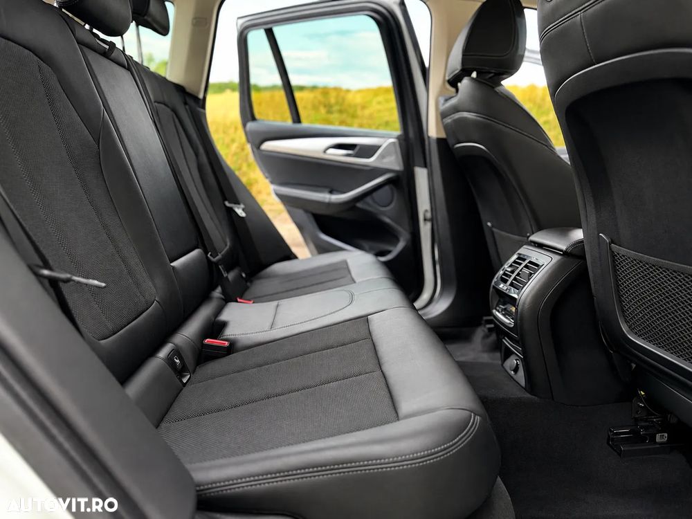 BMW X3 xDrive20d AT xLine - 28