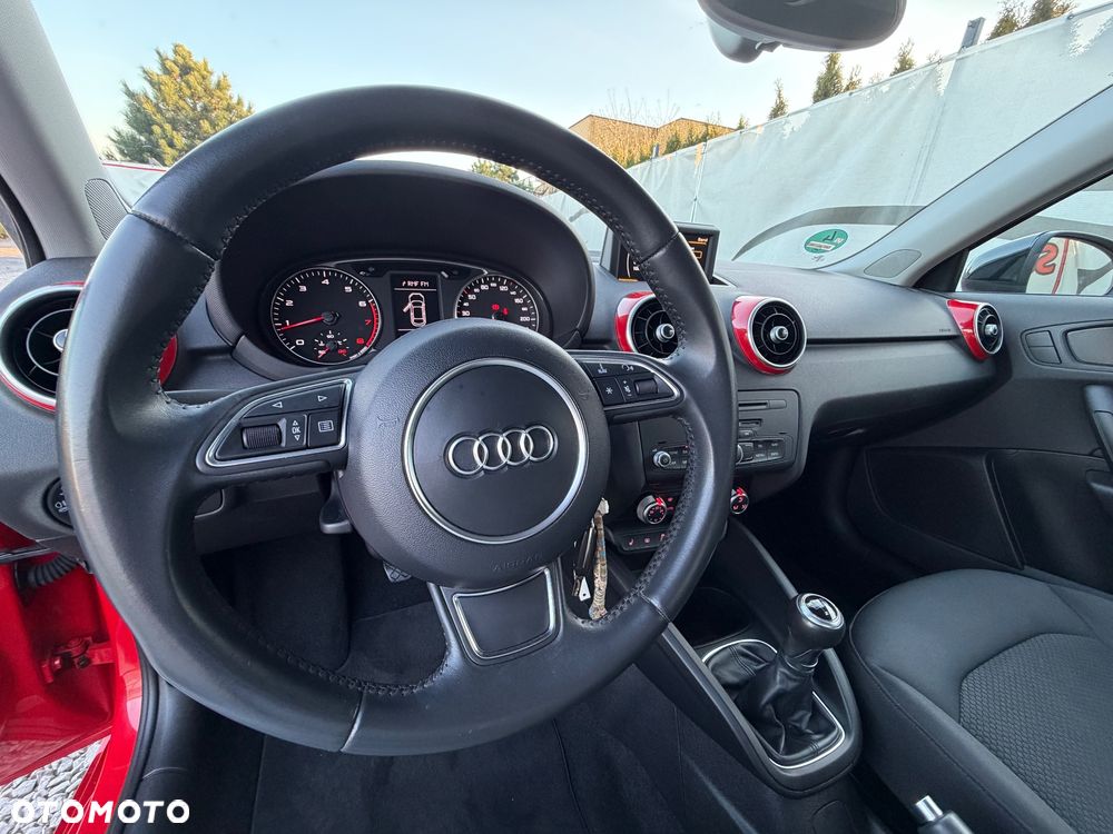 Audi A1 3-drzwiowe 1.2 TFSI S line edition - 28