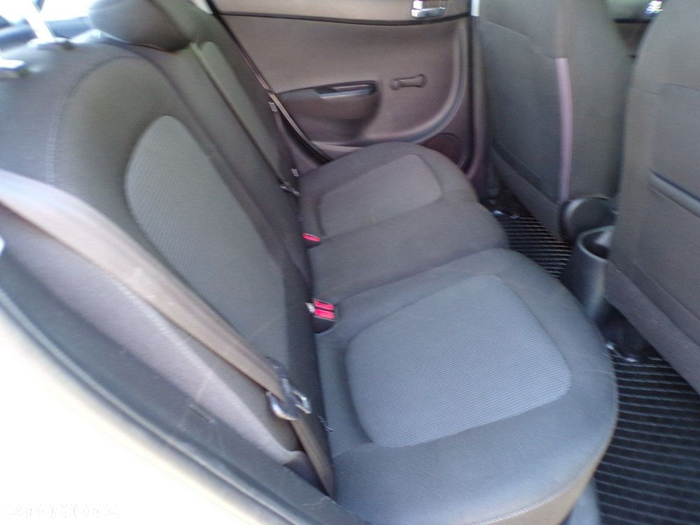 Hyundai i20 - 18