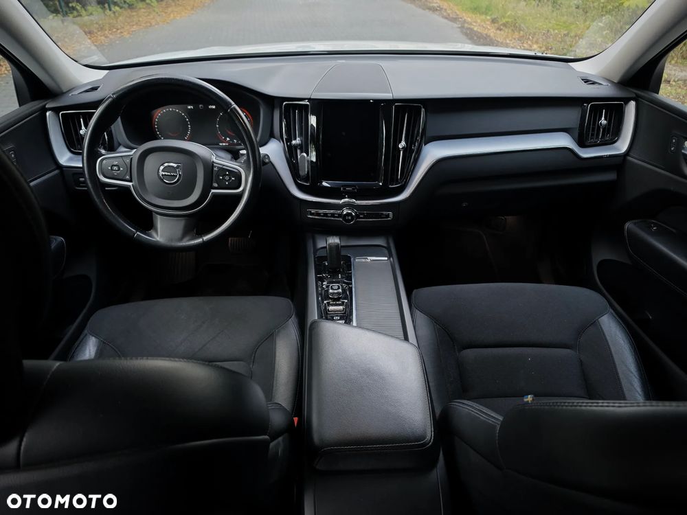 Volvo XC 60 B4 D AWD Momentum Pro - 16