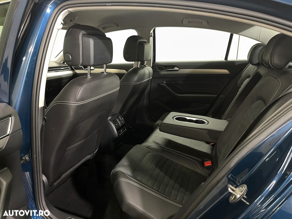Volkswagen Passat 2.0 TDI DSG 4Mot Highline - 12
