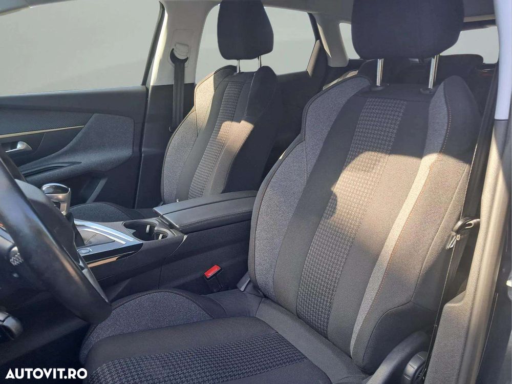 Peugeot 3008 1.2 PureTech Turbo S&S Active - 11