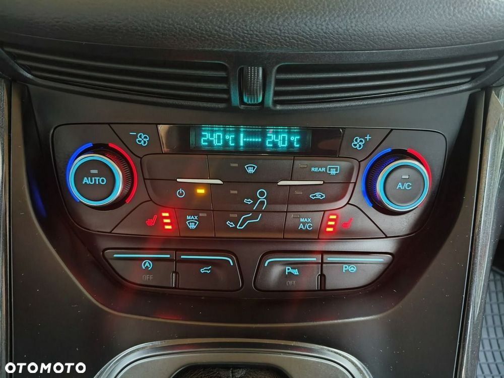 Ford Kuga - 32