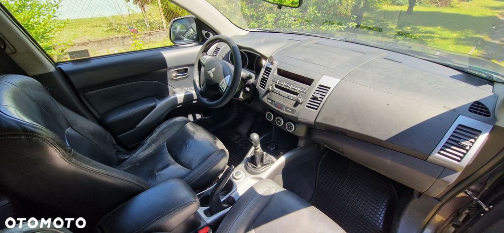 Mitsubishi Outlander 2.2 DID Instyle - 4
