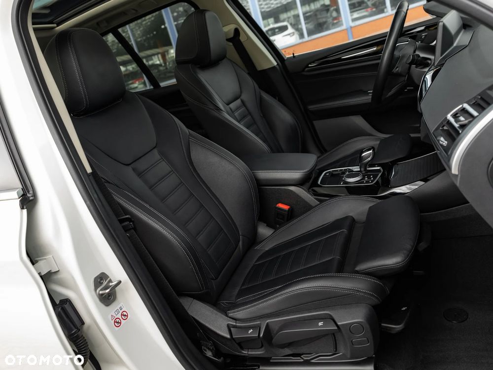 BMW X3 sDrive18d sport - 26