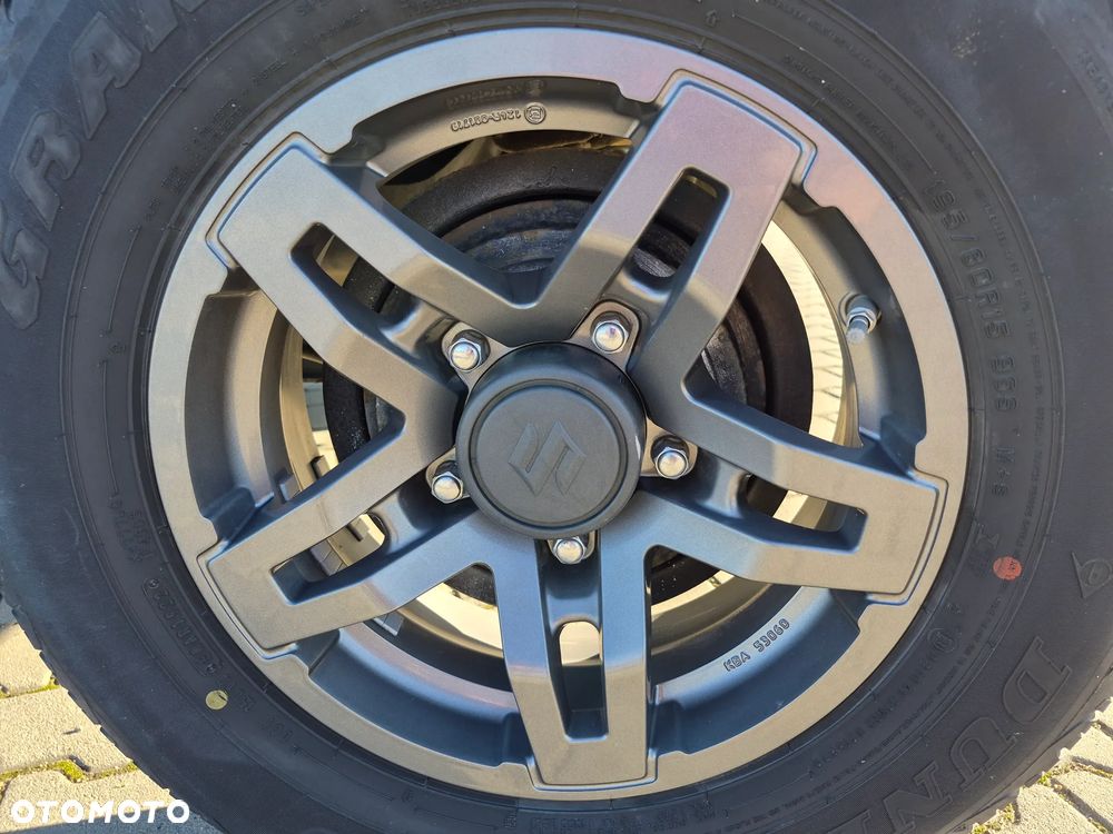 Suzuki Jimny 1.5 Premium - 33