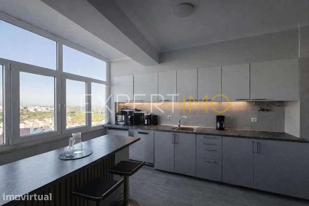 Apartamento T2 remodelado em Carregado - Grande imagem: 2/14