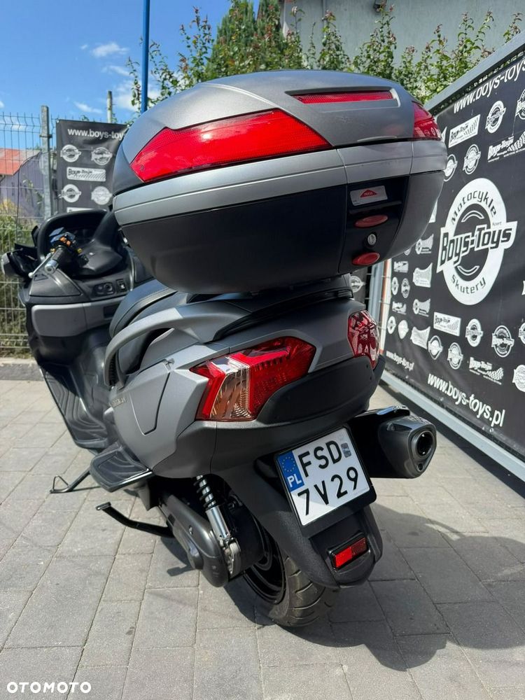 Suzuki Burgman - 4