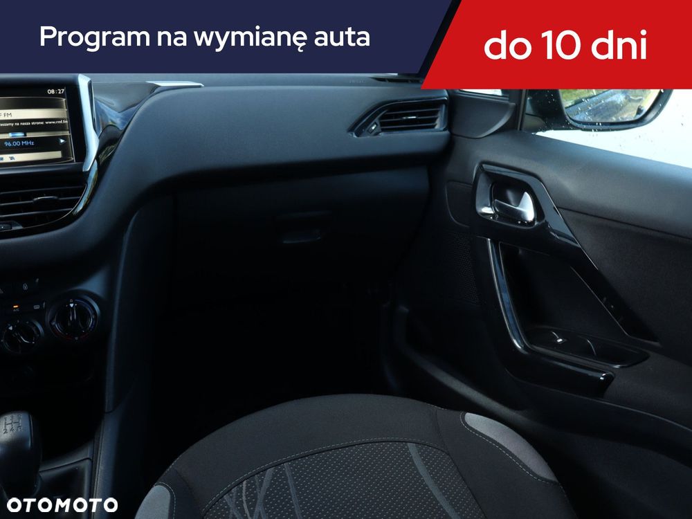 Peugeot 208 - 10