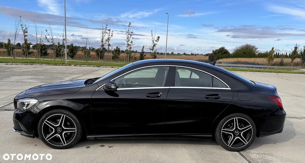 Mercedes-Benz CLA 180 7G-DCT - 3